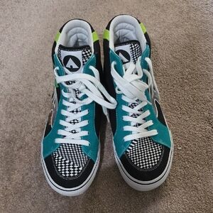 Airwalk Teal and Black Athletic Shoes